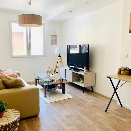 Thuir, Charmante Maison T2 Climatisee * Thuir